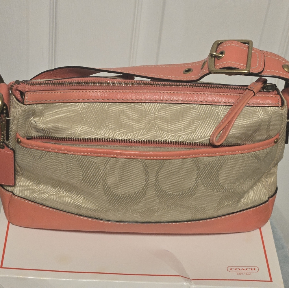 Coach Legacy Double Turnlock Soulderbag Tan Canvas With Coral Leather - Picture 7 of 17
